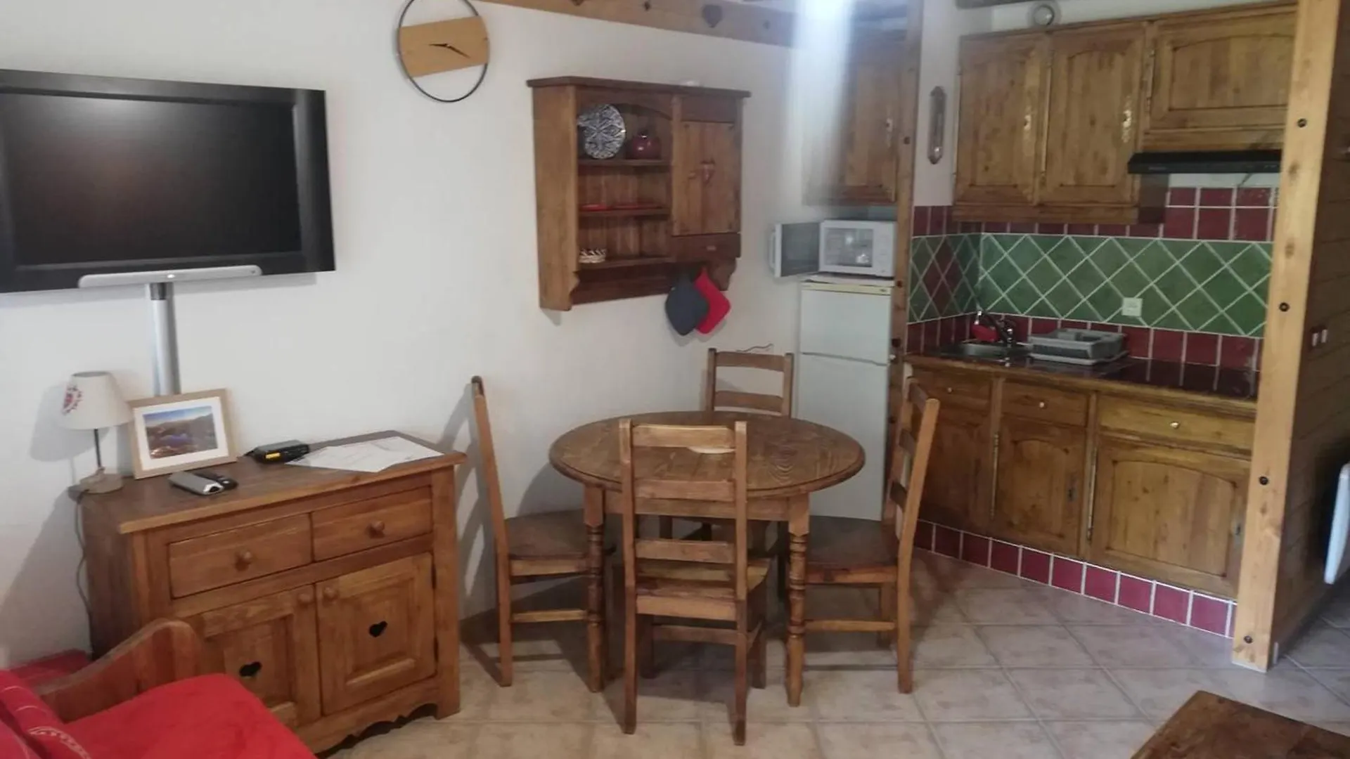 Studio Confortable Avec Balcon, 4 Couchages A Barcelonnette - Fr-1-804-51 France